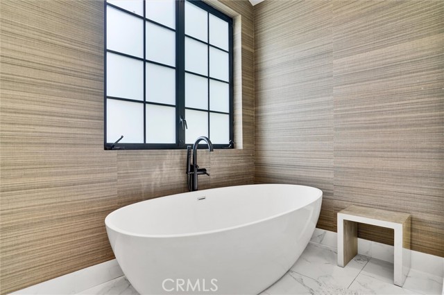 Detail Gallery Image 43 of 75 For 618 6th Ave, Venice,  CA 90291 - 4 Beds | 4 Baths