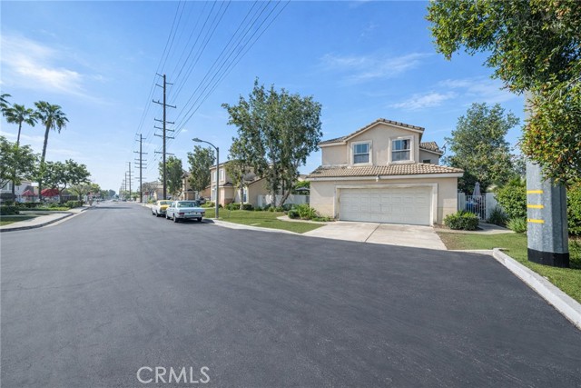Detail Gallery Image 25 of 27 For 717 North Angeleno Avenue, Azusa,  CA 91702 - 4 Beds | 2/1 Baths
