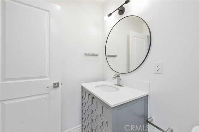 411 Goldenrod, Corona del Mar CA: https://media.crmls.org/medias/5af0e769-753a-438d-8803-52b5052fccb6.jpg