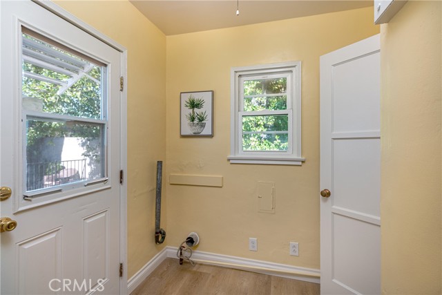 Detail Gallery Image 20 of 32 For 121 N Myers, Burbank,  CA 91506 - 4 Beds | 2 Baths