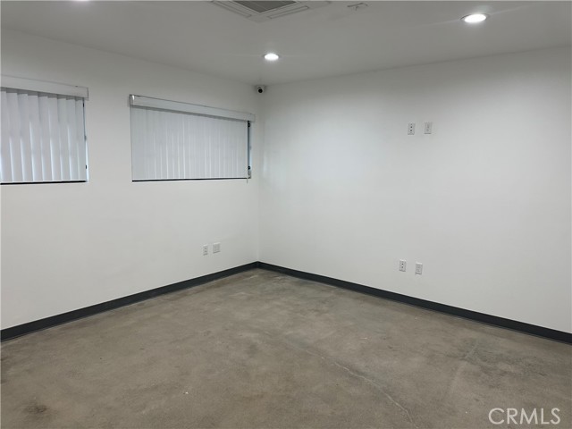 5706 Cahuenga Boulevard, North Hollywood (los Angeles), California 91601, ,Commercial Lease,For Rent,5706 Cahuenga Boulevard,CRGD25156221