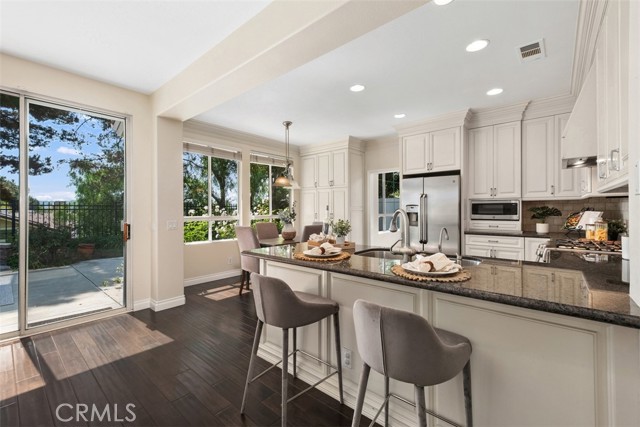 26112 Calle Cresta, Mission Viejo CA: https://media.crmls.org/medias/5af43d6e-24bf-4fb6-b58c-ded22ca6aa2f.jpg