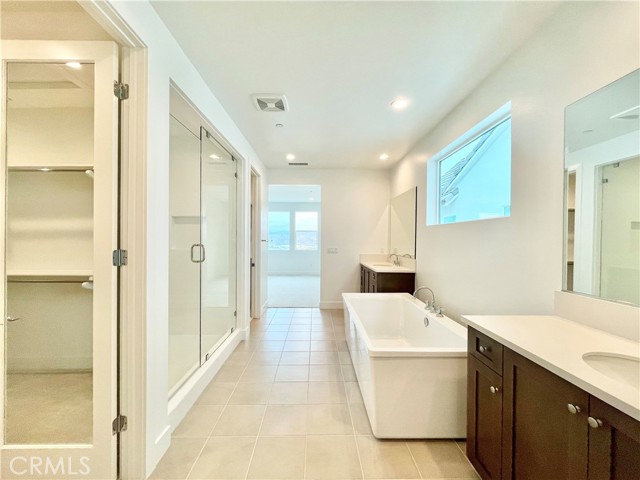 Detail Gallery Image 21 of 40 For 27533 Elderberry Dr, Valencia,  CA 91381 - 5 Beds | 5/1 Baths