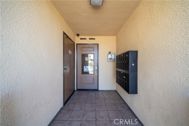 Detail Gallery Image 4 of 30 For 13430 Victory Bld, Van Nuys,  CA 91401 - – Beds | – Baths