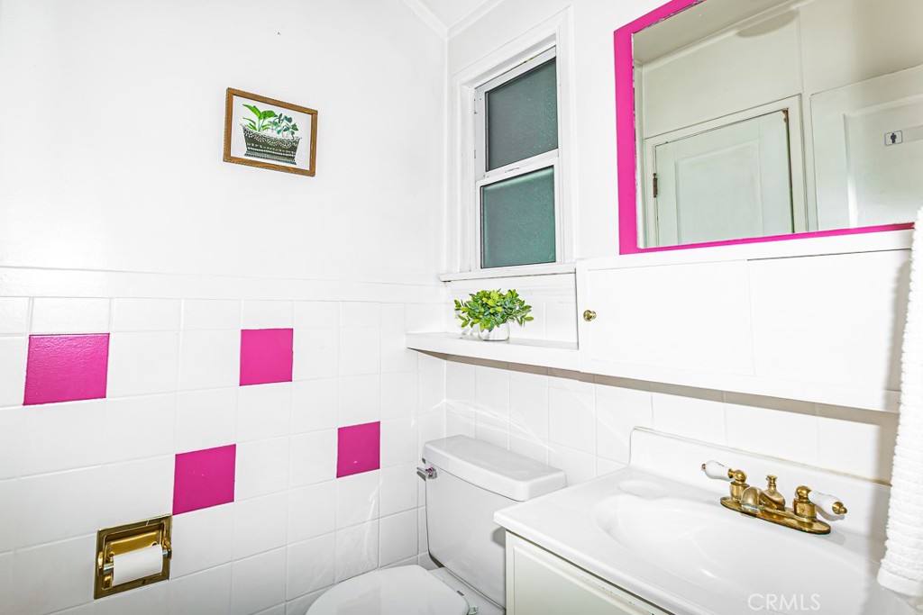 https://media.crmls.org/medias/5af5a05a-081c-438b-877f-e2b5be83070b.jpg?preset=X-Large