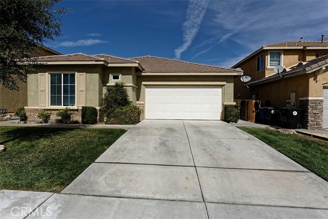 Detail Gallery Image 2 of 24 For 14986 Salamander Ln, Victorville,  CA 92394 - 3 Beds | 2 Baths