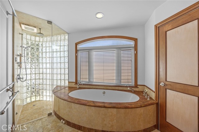 224 Pauline Place, Costa Mesa CA: https://media.crmls.org/medias/5af5f89c-bd26-407a-ac7d-39fa77c5a92b.jpg