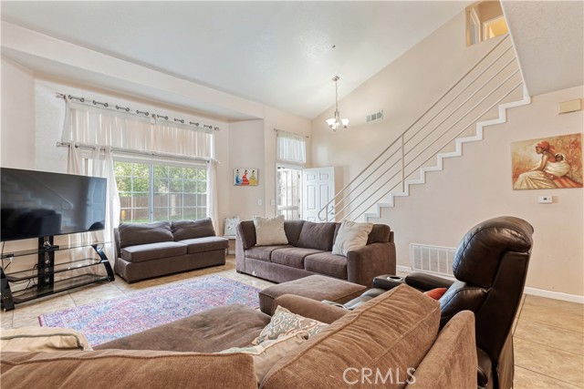 Detail Gallery Image 7 of 48 For 11965 Terra Bella St #17,  Sylmar,  CA 91342 - 3 Beds | 3 Baths