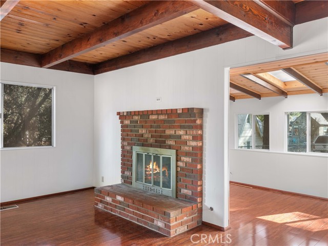 Detail Gallery Image 11 of 39 For 1725 Linnet, Wrightwood,  CA 92397 - 3 Beds | 2 Baths