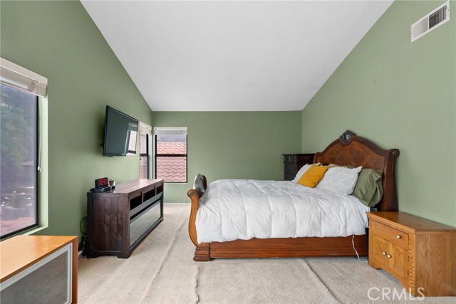 Detail Gallery Image 24 of 40 For 15621 Saul Ct, Canyon Country,  CA 91387 - 4 Beds | 3 Baths