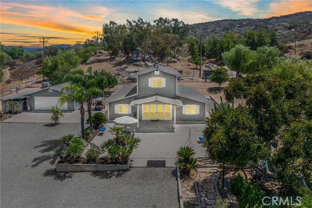 40555 Benji Lane, Hemet CA: https://media.crmls.org/medias/5af7a7b3-b57b-4938-8bcc-b75c7369ef19.jpg