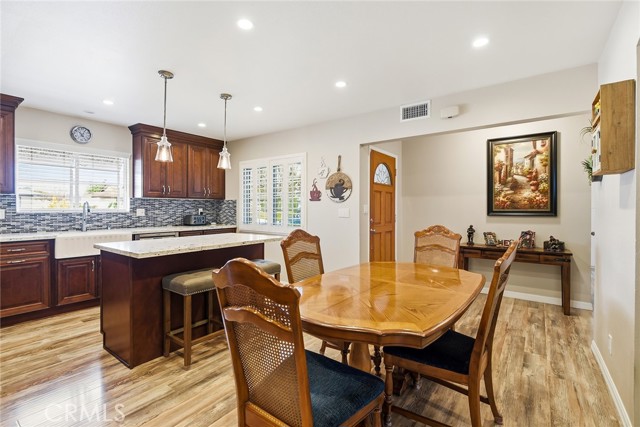 Detail Gallery Image 3 of 27 For 2168 Benito, Camarillo,  CA 93010 - 4 Beds | 3 Baths