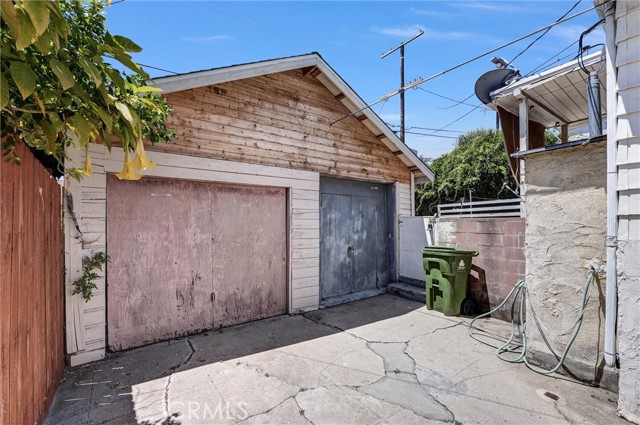 939 White Knoll Drive, Los Angeles CA: https://media.crmls.org/medias/5af8e295-a705-4a87-96b0-4d9b8697e589.jpg