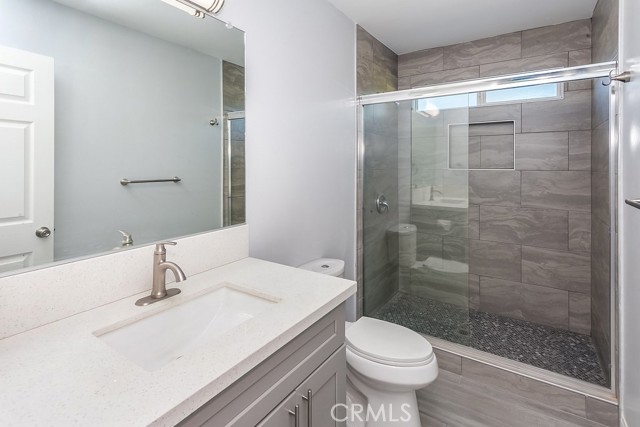 Detail Gallery Image 7 of 8 For 22128 Burton St, Canoga Park,  CA 91304 - 4 Beds | 2 Baths