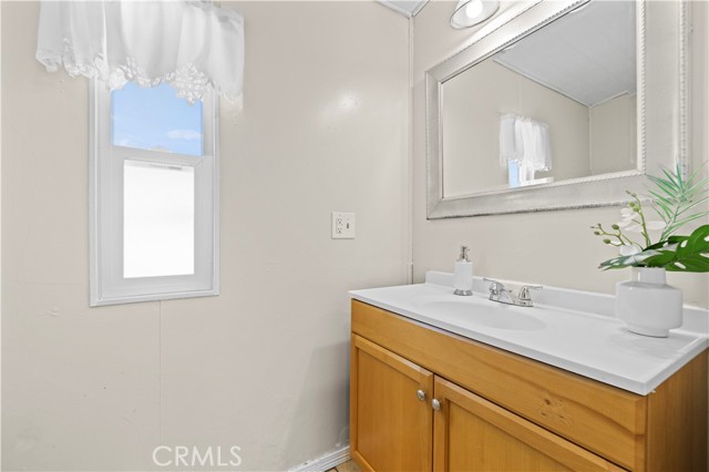 Detail Gallery Image 19 of 27 For 29667 Cromwell Ave, Castaic,  CA 91384 - 2 Beds | 2 Baths