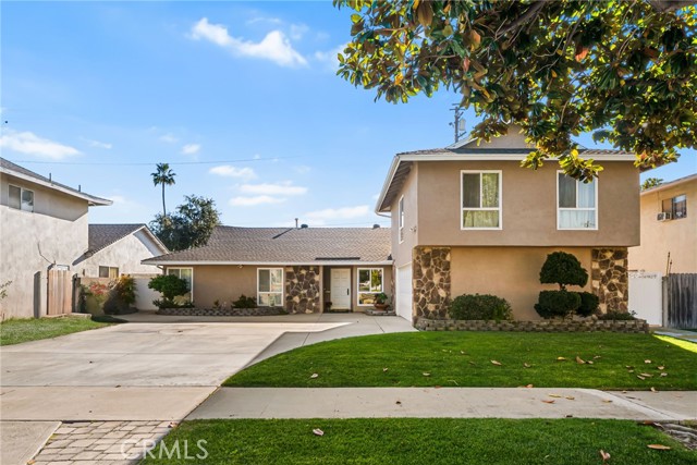 Detail Gallery Image 6 of 39 For 4024 E Del Valle, Orange,  CA 92869 - 5 Beds | 3 Baths