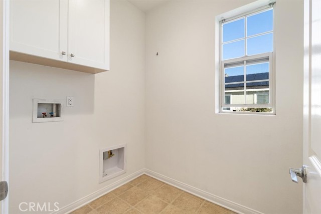 Detail Gallery Image 21 of 35 For 3126 E Painted Crescent, Ontario,  CA 91762 - 3 Beds | 2/1 Baths