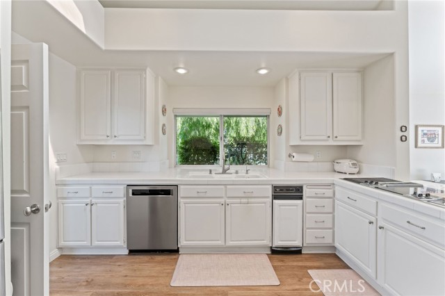 Detail Gallery Image 19 of 65 For 21 Centaurus, Irvine,  CA 92603 - 4 Beds | 3/1 Baths