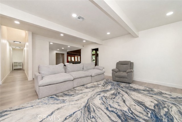 Image 22 of 35 For 8787 Via Linda