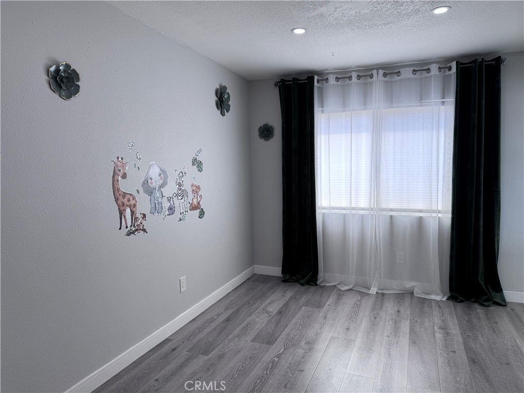 https://media.crmls.org/medias/5afbe82d-2516-4ff2-89d6-62ba2b84b2df.jpg?preset=X-Large