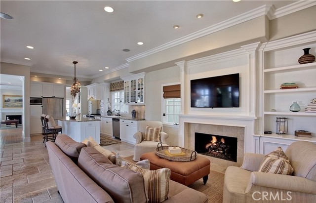 Detail Gallery Image 5 of 9 For 2700 Seaview Ave, Corona Del Mar,  CA 92625 - 5 Beds | 5/1 Baths