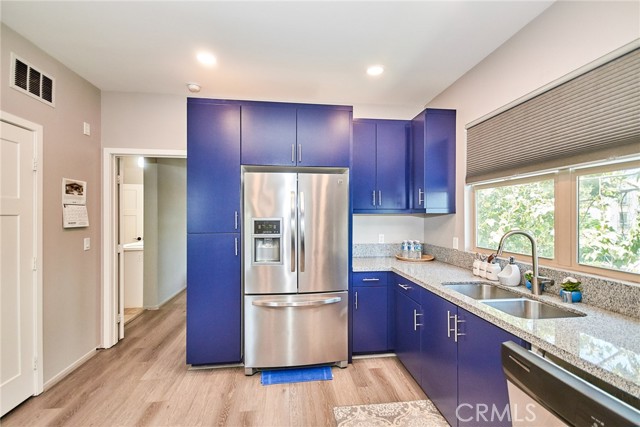 401 S Anaheim Boulevard, Anaheim CA: https://media.crmls.org/medias/5afdfee0-3e1b-4223-abe1-b901e79878cd.jpg