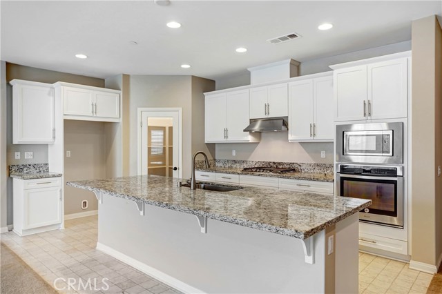 Detail Gallery Image 7 of 13 For 30363 Redding Ave, Murrieta,  CA 92563 - 5 Beds | 4 Baths
