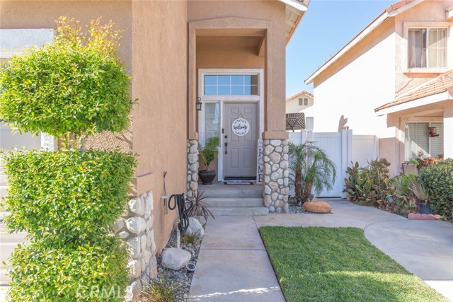 Detail Gallery Image 9 of 41 For 844 Pathfinder, Corona,  CA 92878 - 3 Beds | 2/1 Baths