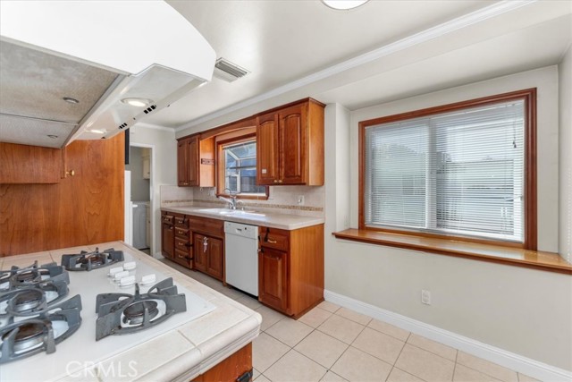 Detail Gallery Image 10 of 46 For 23032 Mobile, West Hills,  CA 91307 - 4 Beds | 2 Baths