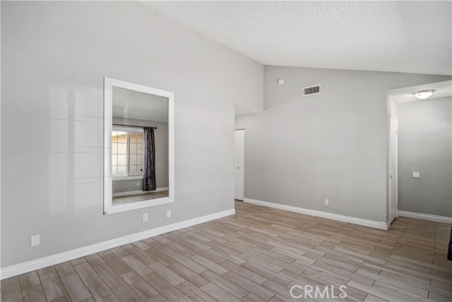 44220 Fig Avenue, Lancaster CA: https://media.crmls.org/medias/5afea9d6-7571-47fc-ba19-1853e8ce3d69.jpg