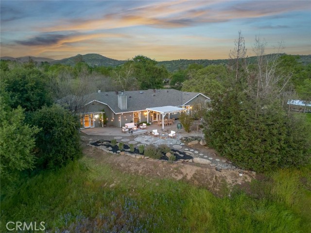 41797 River Knolls Way, Coarsegold CA: https://media.crmls.org/medias/5afedb4f-fe0b-45f8-877e-06ad2cc6de9b.jpg