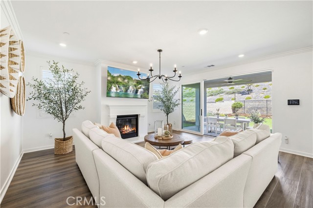 Detail Gallery Image 6 of 74 For 28445 Sunny Ridge Terrace, Castaic,  CA 91384 - 4 Beds | 3/1 Baths