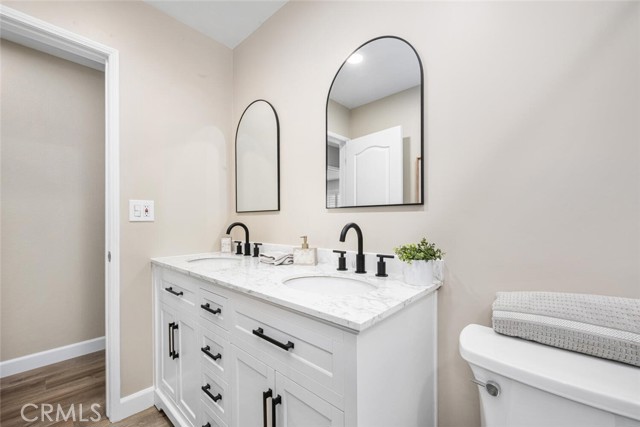 Detail Gallery Image 34 of 74 For 11348 Barbi Ln, Los Alamitos,  CA 90720 - 4 Beds | 2/1 Baths