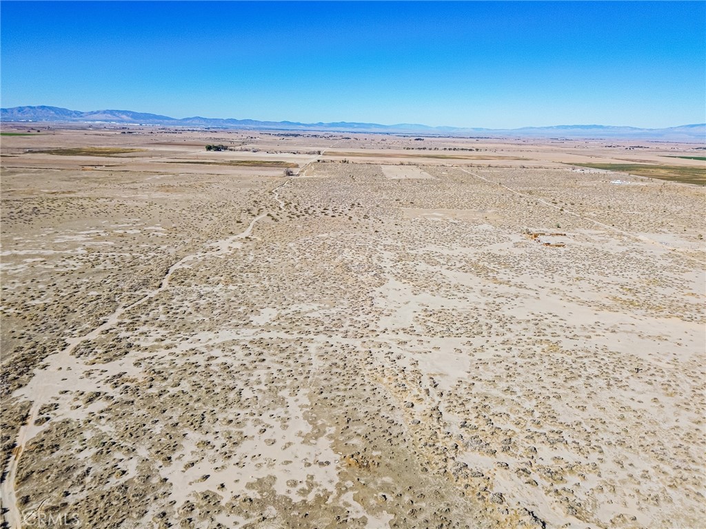 MLS #OC25280725 image #14