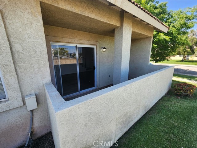 Detail Gallery Image 6 of 29 For 1642 Gardenia Ct a,  Lancaster,  CA 93535 - 3 Beds | 2/1 Baths