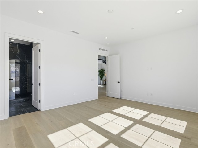 Detail Gallery Image 25 of 48 For 22849 W Seaqua Cir, Chatsworth,  CA 91311 - 6 Beds | 6/1 Baths