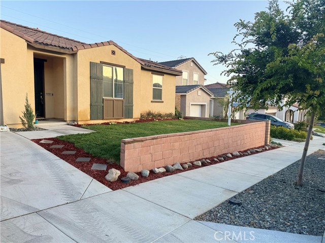 Detail Gallery Image 1 of 31 For 6418 June Mountain Way, Jurupa Valley,  CA 92509 - 4 Beds | 2 Baths
