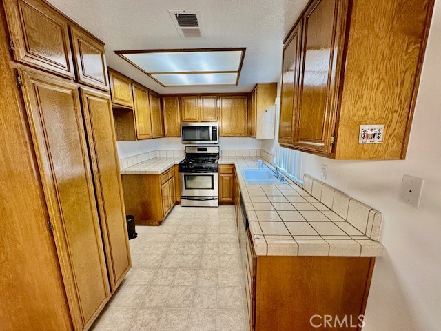 Detail Gallery Image 2 of 18 For 18336 Algiers, Porter Ranch,  CA 91326 - 3 Beds | 3 Baths