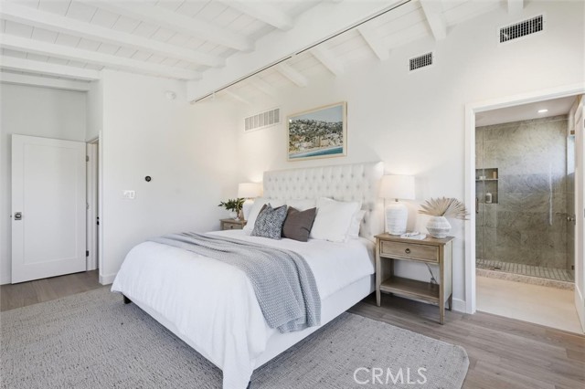 Detail Gallery Image 13 of 52 For 436 1st St, Manhattan Beach,  CA 90266 - 4 Beds | 2/1 Baths