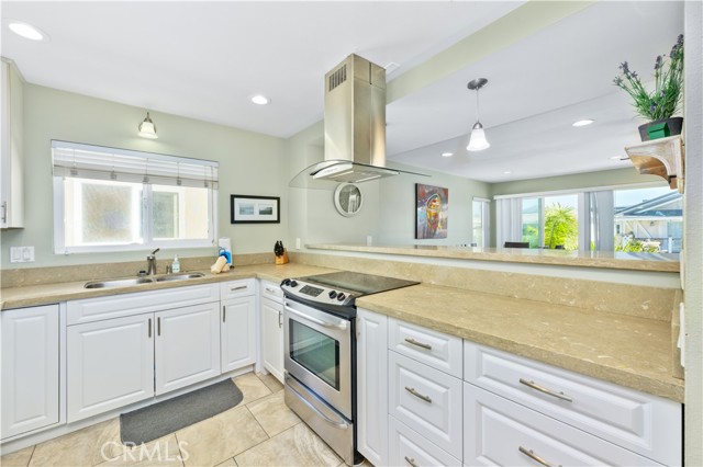 Detail Gallery Image 8 of 15 For 119 46th St "Upper" #B,  Newport Beach,  CA 92663 - 3 Beds | 2 Baths