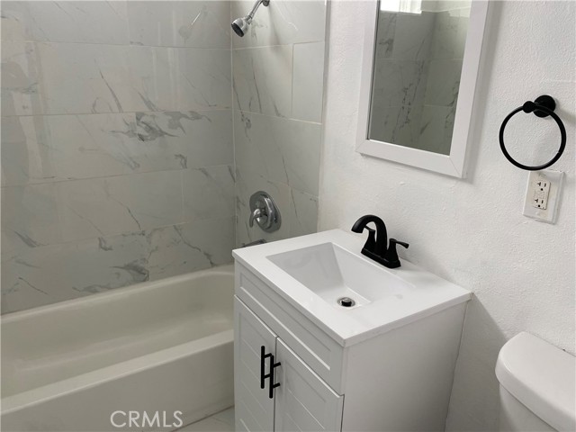 Detail Gallery Image 6 of 7 For 113 W Fredricks St, Barstow,  CA 92311 - 4 Beds | 2 Baths