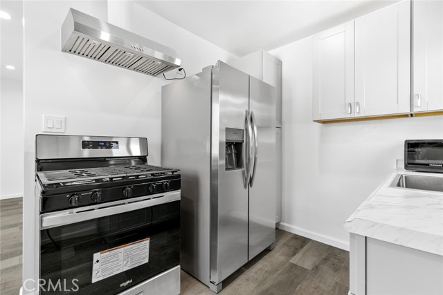 142 S Savannah Street, Los Angeles CA: https://media.crmls.org/medias/5b0242b1-080e-4e53-8b96-d72058566e99.jpg