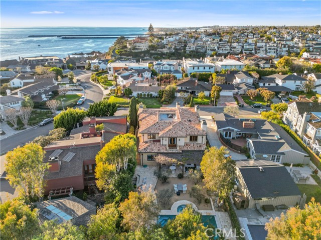 Detail Gallery Image 42 of 47 For 206 Driftwood Rd, Corona Del Mar,  CA 92625 - 4 Beds | 5/1 Baths