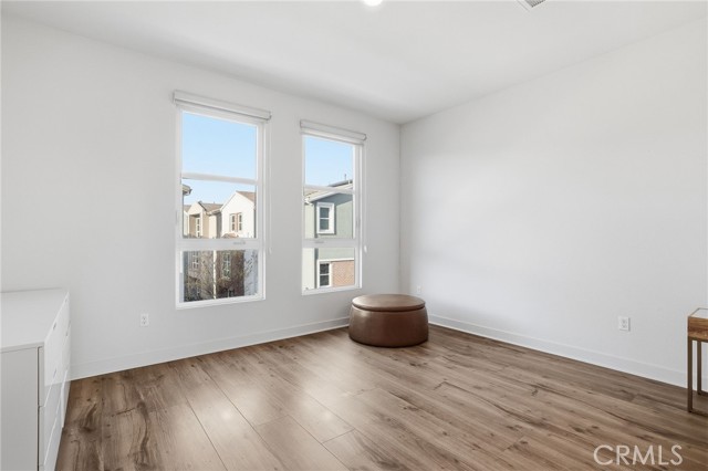 Detail Gallery Image 13 of 36 For 2700 E Chaucer #13,  Los Angeles,  CA 90065 - 4 Beds | 3/1 Baths