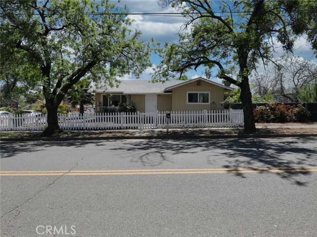 915 Armstrong St, Lakeport, CA 95453