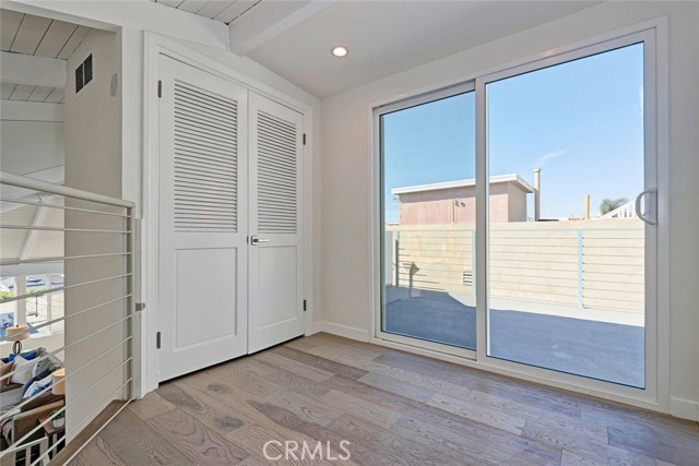 324 Bayview Drive, Hermosa Beach, California 90254, 3 Bedrooms Bedrooms, ,3 BathroomsBathrooms,Residential,Sold,Bayview,SB17236380