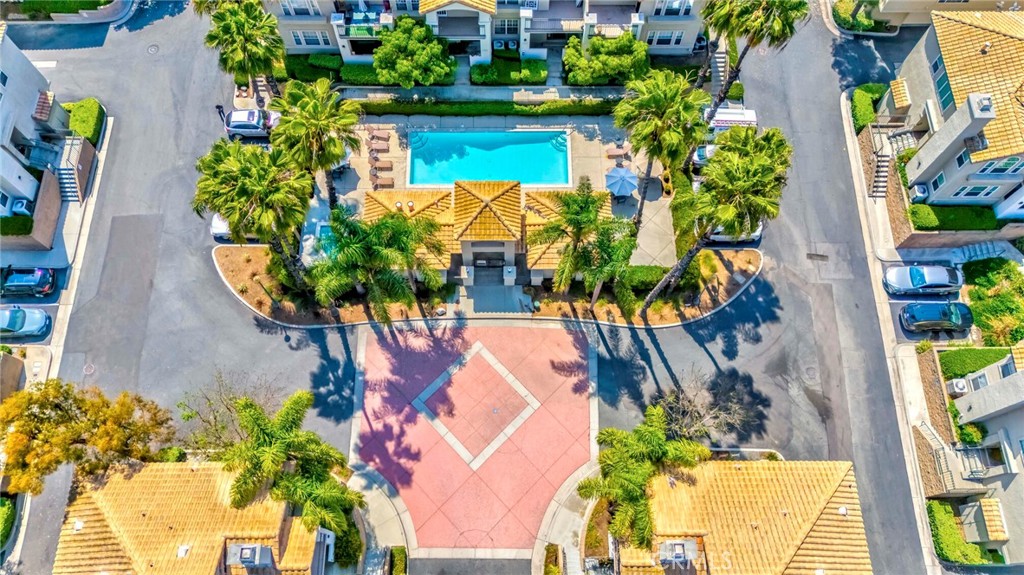 https://media.crmls.org/medias/5b069a2b-eb57-490a-b504-0c6151c6b57b.jpg?preset=X-Large
