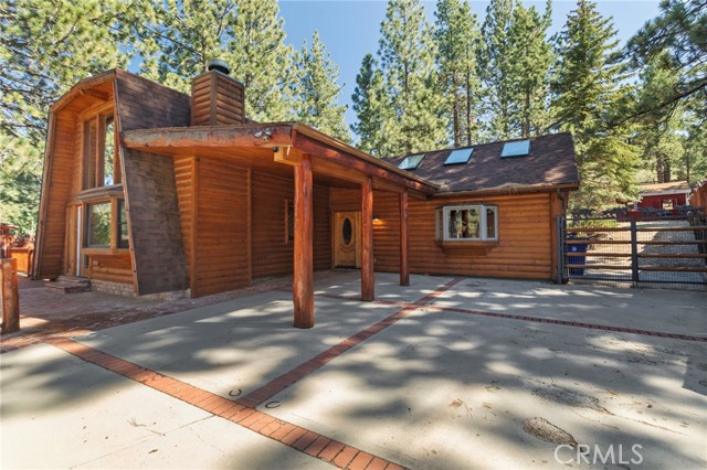 Detail Gallery Image 4 of 41 For 2160 Mariposa, Big Bear City,  CA 92314 - 3 Beds | 2 Baths