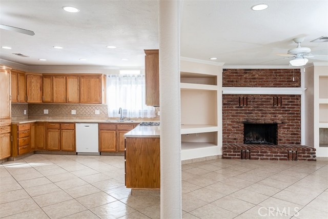 Detail Gallery Image 7 of 26 For 25807 Cherryhill Dr, Boron,  CA 93516 - 3 Beds | 2 Baths