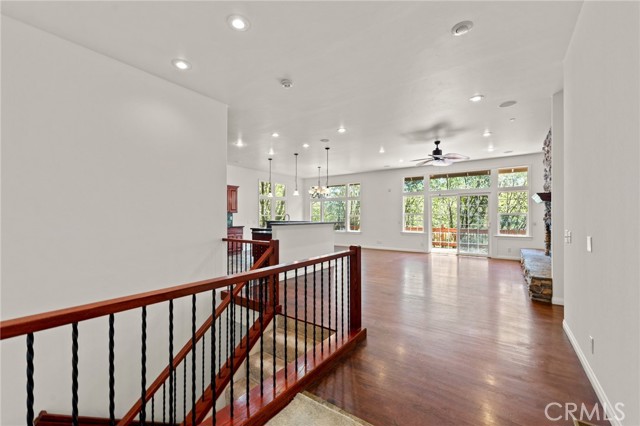 765 Del Norte Lane, Lake Arrowhead CA: https://media.crmls.org/medias/5b074678-7098-414b-956e-dc315f79c31d.jpg